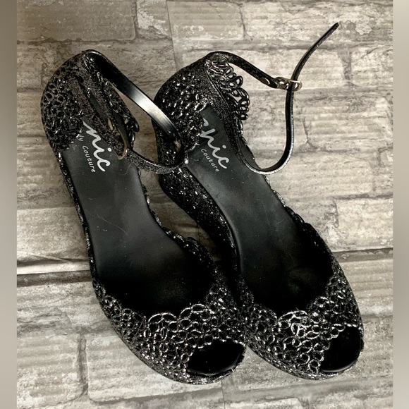 CHIC BY LADY COUTURE: Jelly Textured Sandals - Picture 4 of 8